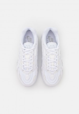 Nike Sportswear AIR MAX 96 Sneaker low white/pure platinum/metallic silver AIR MAX 96 Низкие кроссовки женские белый/чистая платина/серебристый металлик