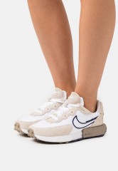 Nike Sportswear W FONTANKA WAFFLE Sneaker low sanddrift/black/white W FONTANKA WAFFLE кроссовки женские низкие песчаный/черный/белый