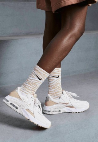 Nike Sportswear AIR MAX EXCEE Sneaker low rose  AIR MAX EXCEE Низкие кроссовки женские Роза