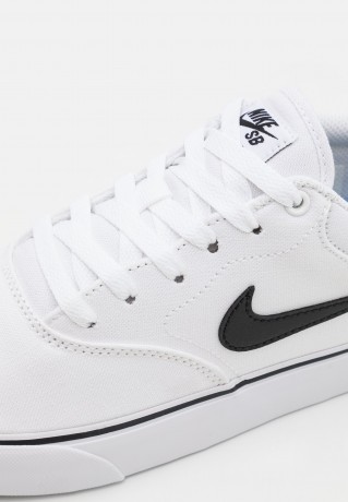 Nike SB CHRON UNISEX Sneaker low white/black CHRON UNISEX Низкие кроссовки женские белый черный