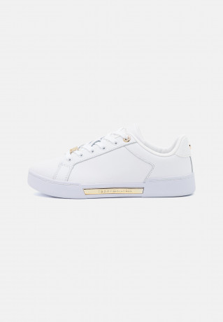Tommy Hilfiger COURT WITH LACE HARDWARE Trainers white/gold COURT WITH LACE HARDWARE Кроссовки белое золото