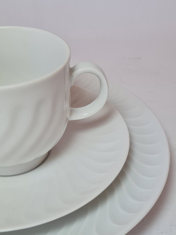 Кофейное трио винтажное Bareuther Waldsassen Bavaria, белый фарфор с декоративным фактурным узором, 9,5 x 6,5 см / 14,5 см / 20 см, Германия, 1960-70гг.