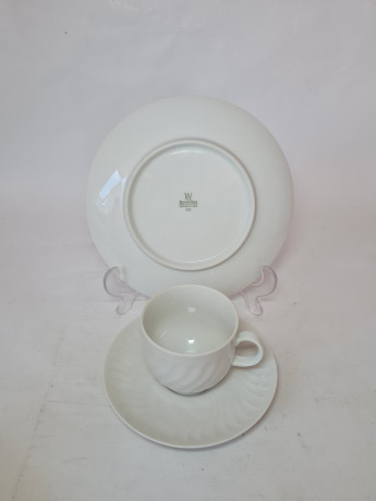 Кофейное трио винтажное Bareuther Waldsassen Bavaria, белый фарфор с декоративным фактурным узором, 9,5 x 6,5 см / 14,5 см / 20 см, Германия, 1960-70гг.