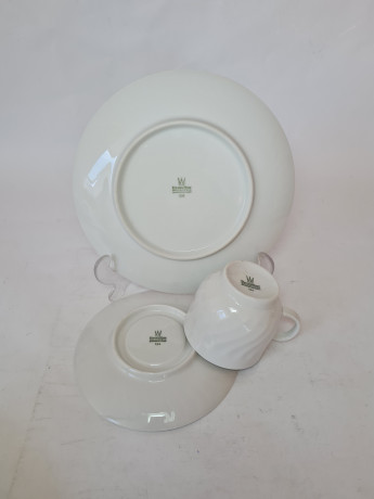 Кофейное трио винтажное Bareuther Waldsassen Bavaria, белый фарфор с декоративным фактурным узором, 9,5 x 6,5 см / 14,5 см / 20 см, Германия, 1960-70гг.