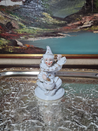 Фигурка винтажная Im Stil Limoges "Белый клоун с барабаном", фарфор, 11 x 6,5 см, Франция, 1960-70гг.