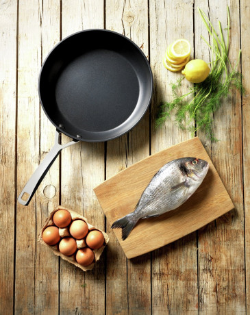 Le Creuset LE CREUSET Alu Pfanne 28cm flach schwarz LE CREUSET алюминиевый противень 28см, плоский