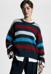 Tommy Hilfiger STRIPE CABLE CREW NECK  Jumper multicolored stp ПОЛОСКА CABLE CREW NECK Джемперы разноцветный стп