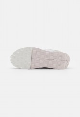 Nike Sportswear W FONTANKA WAFFLE Sneaker low pure platinum/light soft pink/light iron ore/white/summit white W FONTANKA WAFFLE кроссовки женские низкие чистая платина/светло-розовый/светло-железная руда/белый/саммит белый