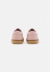 Nike SB CHRON UNISEX Sneaker low pink oxford/white/light brown/black CHRON UNISEX Низкие кроссовки женские розовый оксфорд/белый/светло-коричневый/черный