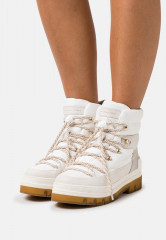 Tommy Hilfiger LACED OUTDOOR BOOT Lace-up ankle boots ecru LACED OUTDOOR BOOT Ботильоны на шнуровке экрю