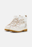 Tommy Hilfiger LACED OUTDOOR BOOT Lace-up ankle boots ecru LACED OUTDOOR BOOT Ботильоны на шнуровке экрю