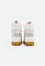 Tommy Hilfiger LACED OUTDOOR BOOT Lace-up ankle boots ecru LACED OUTDOOR BOOT Ботильоны на шнуровке экрю