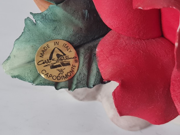 Capodimonte Фарфоровая статуэтка Каподимонте "Алая Роза", Италия, 1950-60гг.