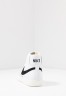 Nike Sportswear BLAZER MID 77 Sneaker high white/black/sail blanc  BLAZER MID 77 Высокие кроссовки женские белый/черный/парусный блан