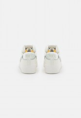 Nike Sportswear BLAZER PLATFORM Sneaker low sail/metallic silver BLAZER PLATFORM Низкие кроссовки женские парус/серебристый металлик