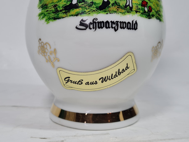 Ваза винтажная Grub aus Wildbad "Влюбленная пара в Шварцвальде", фарфор, 17 см, Германия, 1960-70гг.