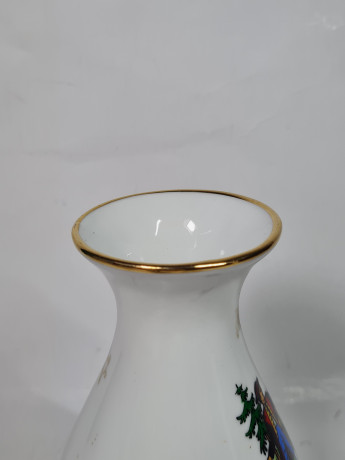 Ваза винтажная Grub aus Wildbad "Влюбленная пара в Шварцвальде", фарфор, 17 см, Германия, 1960-70гг.