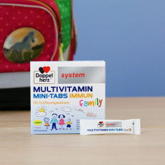 Doppelherz System Multivitamin Mini Tabs Family Immun, 20 Beutel, Мультивитаминный комплекс с витамином С и цинком для детей с 4-х лет и взрослых, с фруктовым вкусом, 20 пакетиков стиков 