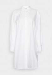 Tommy Hilfiger SOLID KNEE DRESS Shirt dress optic white ПЛАТЬЕ SOLID KNEE DRESS Платье-рубашка оптический белый