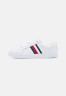 Tommy Hilfiger ESSENTIAL STRIPES  Trainers white ESSENTIAL STRIPES Кроссовки белый