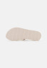 Tommy Hilfiger ESSENTIAL COMFORT  T-bar sandals feather white ESSENTIAL COMFORT Сандалии с Т-образной перемычкой перо белое