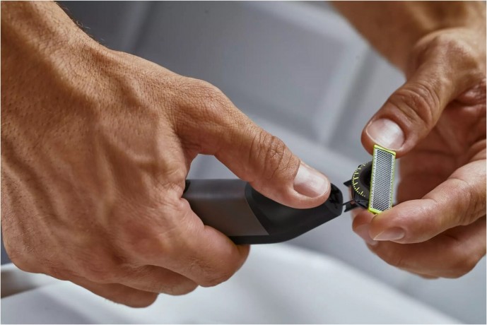 Philips QP6551/15 OneBlade Pro Face & Body QP6551/15 OneBlade Pro для лица и тела