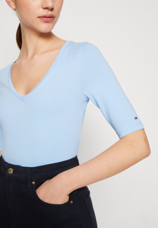 Tommy Hilfiger MODERN CO EA V-NK SLV Basic T-shirt vessel blue MODERN CO EA V-NK SLV Базовая футболка сосуд синий