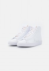 Nike Sportswear BLAZER MID 77 Sneaker high white/black BLAZER MID 77 Высокие кроссовки женские белый черный