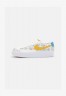 Nike Sportswear BLAZER PLATFORM  Sneaker low sail/university blue/vivid sulfur/game royal/mystic hibiscus/bleached coral BLAZER PLATFORM Низкие кроссовки женские парус/университетский синий/яркая сера/game royal/мистический гибискус/обесцвеченный коралл