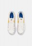 Nike Sportswear BLAZER PLATFORM  Sneaker low sail/university blue/vivid sulfur/game royal/mystic hibiscus/bleached coral BLAZER PLATFORM Низкие кроссовки женские парус/университетский синий/яркая сера/game royal/мистический гибискус/обесцвеченный коралл