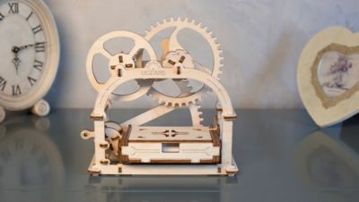 UGEARS Modellbausatz SCHATULLE Комплект модели CASKET
