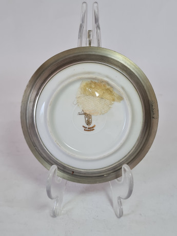 Декоративная тарелка в железной оправе винтажная Neuerer Qualitatsporzellan Bavaria, 12,5 x 2 см, Германия, 1960-70гг.