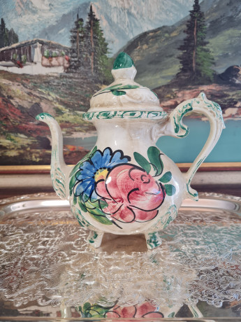 Чайник винтажный Im Stil Bassano на ножках с цветочным декором, керамика, 21 см, Германия, 1960-70гг.