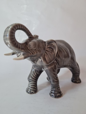 Sitzendorfer Фарфоровая статуэтка "Слон", серая, 18см х 23см, Германия, 1970-80гг.