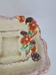 Тарелка винтажная Bohmen с объемным цветочным декором, керамика, 25 х 25 см, Германия, 1960-70гг.