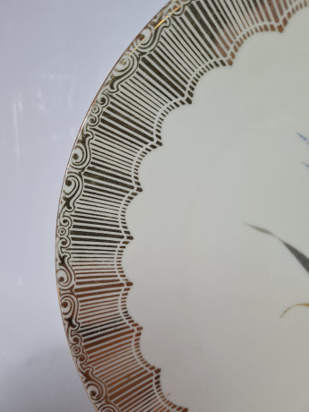 Winterling Marktleuthen Bavaria Чайное трио с позолоченным узором и разноцветными цветами на белом фарфоре, Германия, 1960-70гг.