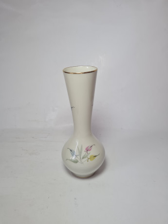 Bavaria Белая фарфоровая ваза с цветочным декором, 19,5 x 7,5 см, Германия, 1960-70гг.