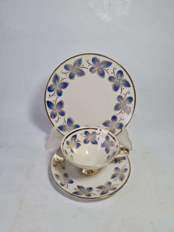 Чайное трио винтажное Winterling Marktlrethen Bavaria с сине-золотистыми цветами, фарфор, Германия, 1970-80гг.