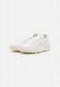 Nike Sportswear W WAFFLE ONE ESS Sneaker low summit white/fossil W WAFFLE ONE ESS кроссовки женские низкие саммит белый/ископаемый