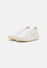 Nike Sportswear W WAFFLE ONE ESS Sneaker low summit white/fossil W WAFFLE ONE ESS кроссовки женские низкие саммит белый/ископаемый