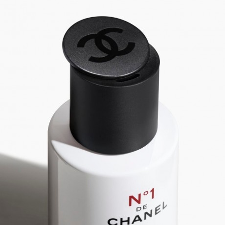 CHANEL PUDER-ZU-SCHAUM-REINIGER  ПОРОШКОВЫЙ ОЧИСТИТЕЛЬ