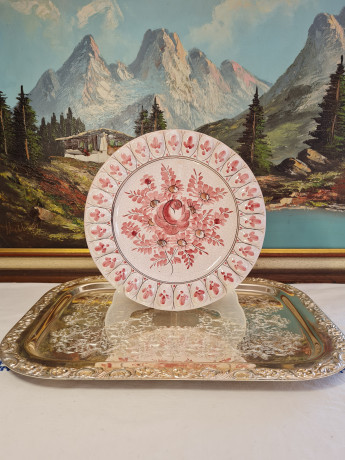 Тарелка декоративная винтажная Im Stil Karlsruhe с розовым цветочным декором, эффект кракелюра, керамика, 25 см, Германия, 1960-70гг.