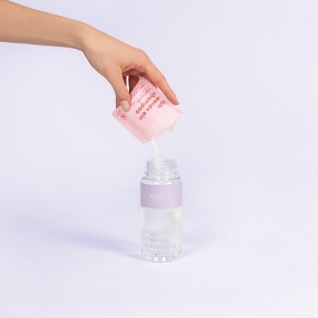 FUTURE STORIES Starterset Shampoo Pulver Yuzu & Kirschblute inkl. Pumpspender  Стартовый набор для шампуня с порошком юдзу и вишневым цветом, включая помпу-дозатор