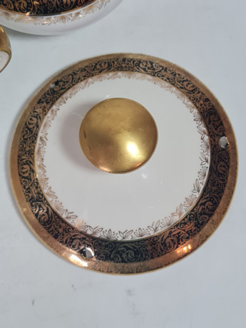 Набор для чая винтажный Neuerer KG / Germany US Zone (Bavaria) с черно-золотым орнаментом - заварочный чайник с электровилкой, молочник и сахарница, фарфор, Германия, 1946-49гг.