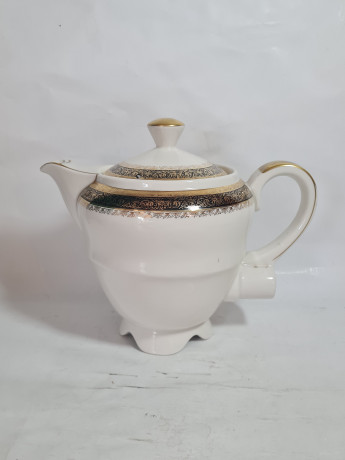 Набор для чая винтажный Neuerer KG / Germany US Zone (Bavaria) с черно-золотым орнаментом - заварочный чайник с электровилкой, молочник и сахарница, фарфор, Германия, 1946-49гг.