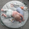 Ingenuity Cozy Spot Loamy Wendedecke mit Spielbogen aus Holz Двустороннее одеяло Cosy Spot Loamy с деревянной игровой аркой
