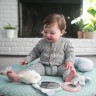 Ingenuity Cozy Spot Loamy Wendedecke mit Spielbogen aus Holz Двустороннее одеяло Cosy Spot Loamy с деревянной игровой аркой