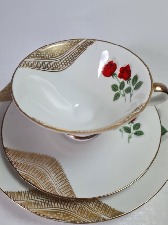 Mitterteich Bavaria Чайное трио "Красные розы" с позолоченным узором на белом фарфоре, Германия, 1960-70гг.