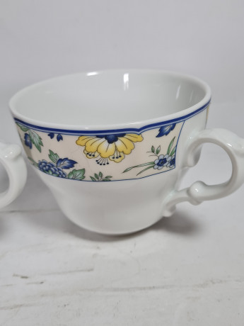 Чашка винтажная Hutschenreuther с ботаническим принтом, фарфор, 2 шт., 13 см, Германия, 1980-90гг.