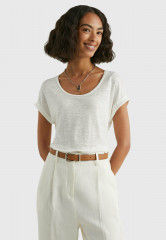 Tommy Hilfiger SCOOP NECK ROLLED SLEEVE Basic T-shirt ecru РУКАВ С ВЫСОКИМ ВЫРЕЗОМ Базовая футболка экрю